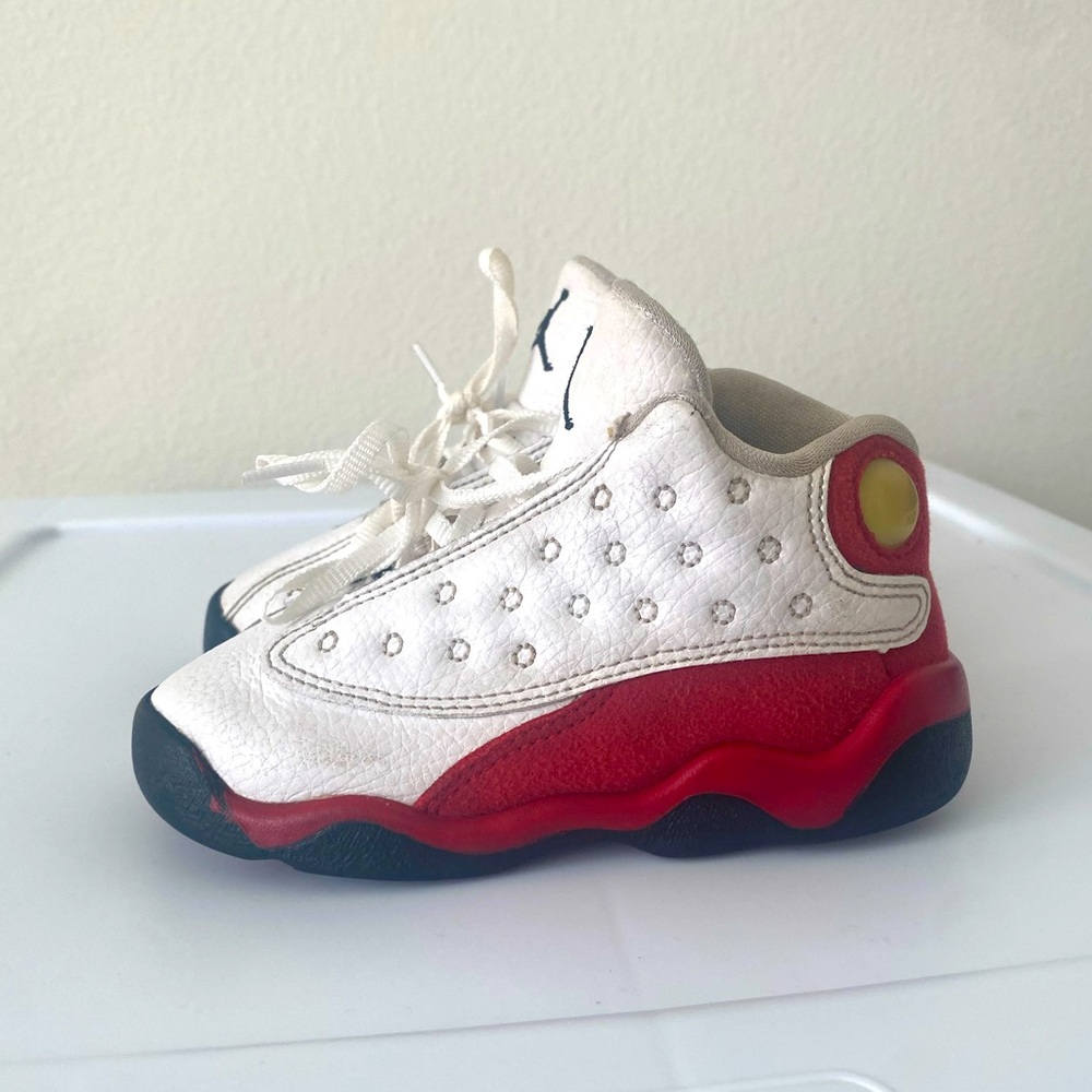 Jordan 13 Sneakers. Red and White Size 7 ❤️🤍